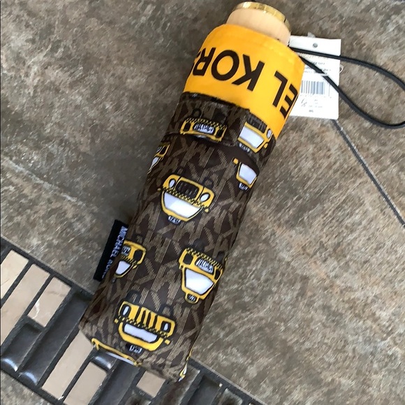 MICHAEL KORS NEW YORK CITY SM COMPACT UMBRELLA - Picture 15 of 16